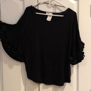 Shirt with ruffle sleeve